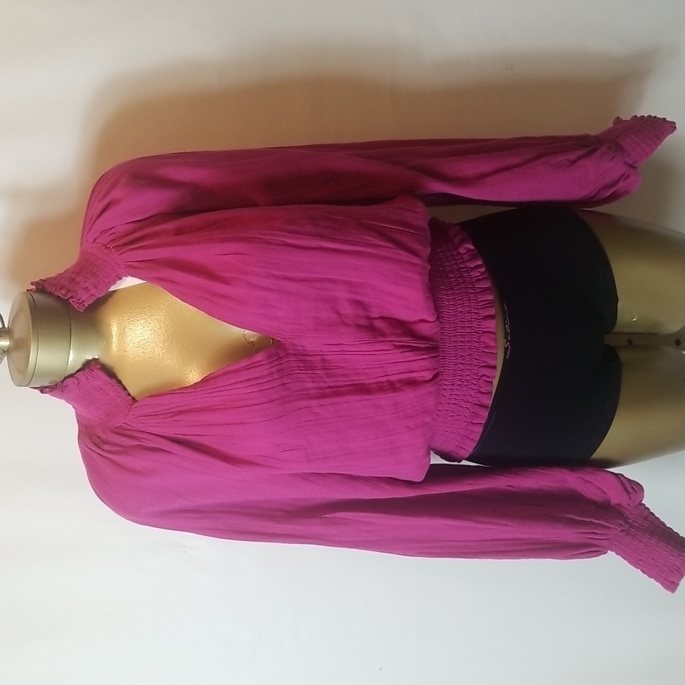 VACATE THE LABEL FUSHIA COLORED PEASANT STYLE SMOCKED TOP